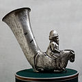 Rhyton mit persisch gekleideter Figur