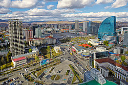 Veduta del centro con la piazza Sükhbaatar sullo sfondo