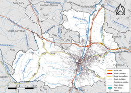 Carte en couleur présentant le réseau hydrographique de la commune