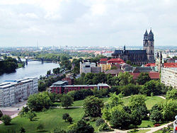 Magdeburg og domkyrkja frå tårnet på Johanniskirche