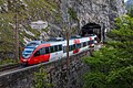 4023.011 als Zug R 6487 bei der Ausfahrt aus dem Weinzettelwandtunnel am 23. Mai 2017