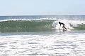 Español: Surf en Roca Bruja, Guanacaste English: Surfing in Witch Rock, Guanacaste