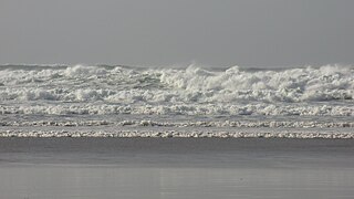 Perranporth beach waves.jpg