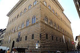 Palazzo Strozzi Florenz-1.jpg