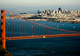 San Francisco frae the Marin Heidlands, with the Gowden Gate Brig in the foregroond