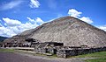 Une autre vue de la pyramide du Soleil.