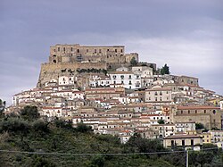 Il castello di Rocca Imperiale fatto costruire dall'imperatore Federico II