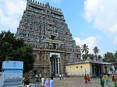 Hindu templomkörzetek jellegzetes kapuja (gopuram)