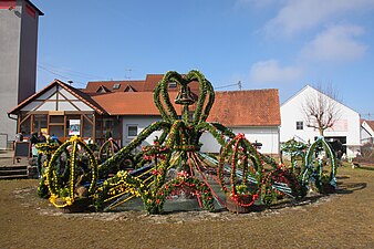 Osterbrunnen in Bieberbach in der Fränkischen Schweiz