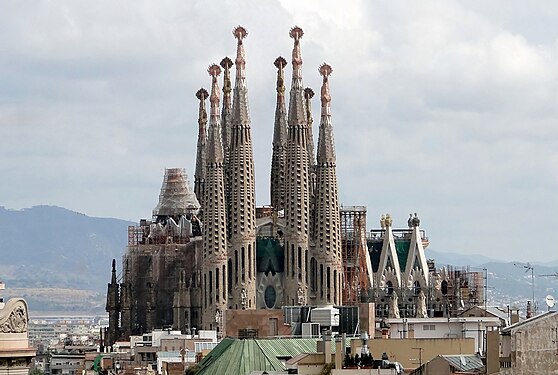 Templo Sankta Familio de Barcelono.