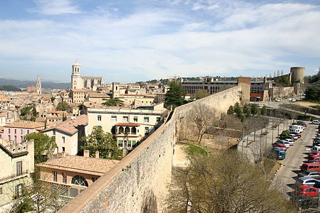 Català: Direcció a la catedral. Italiano: In direzione della Cattedrale.