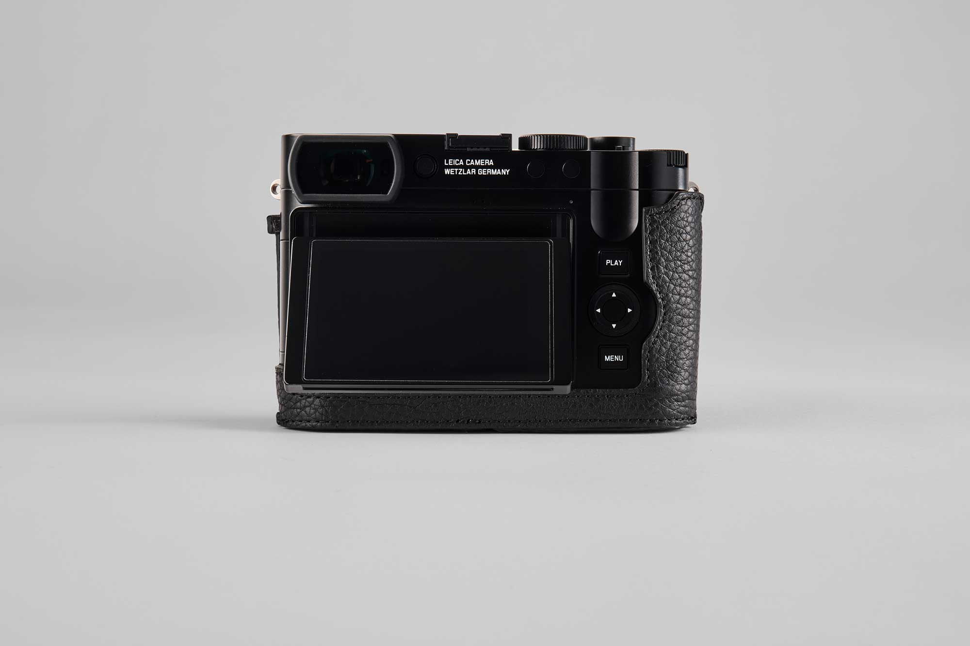 Leica Q3 Half Case - TagCase® Prestige