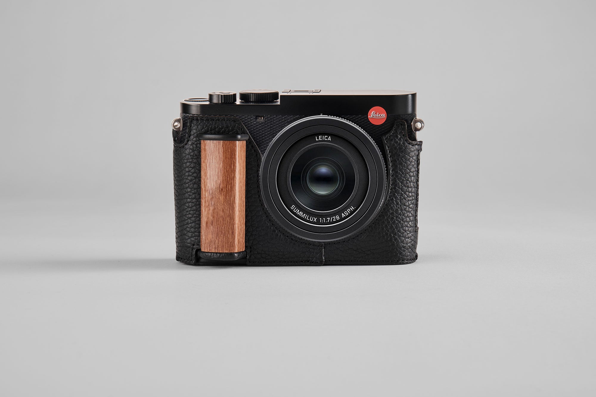 Leica Q3 Half Case - TagCase® Prestige