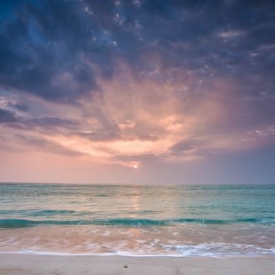 ヨロン（与論島）の夜明けの写真