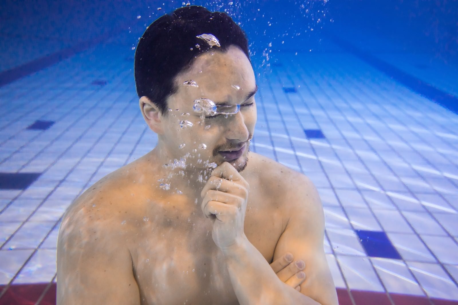 「水中シンキングタイム」の写真［モデル：Max_Ezaki］