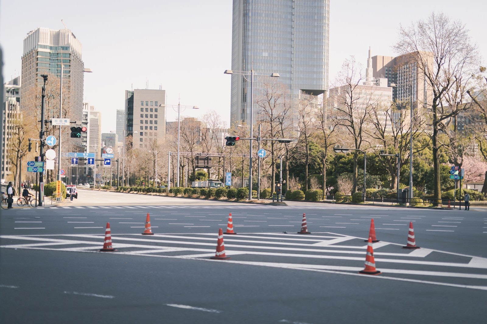 「祝田橋の交差点」の写真