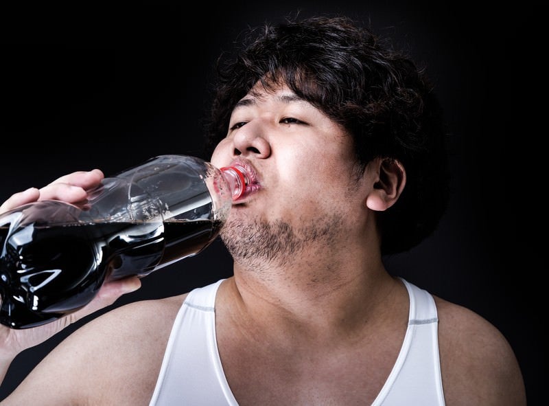 バリウムと間違え炭酸飲料を飲むクランケの写真