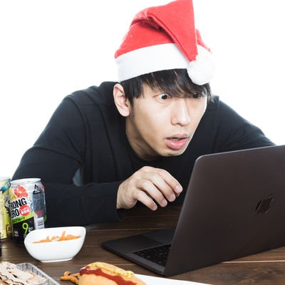 クリスマスパーティ中にバグ対応の写真