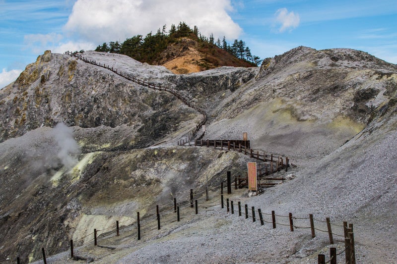 立入禁止になった川原毛地獄の登山道の写真