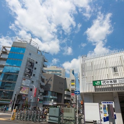 JR山手線代々木駅前の写真