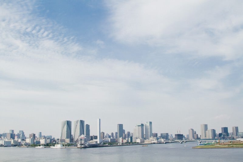 レインボーブリッジからの東京の町並みの写真