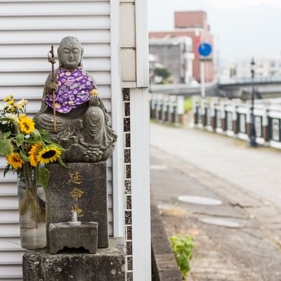 伊万里川の側にある延命地蔵の写真