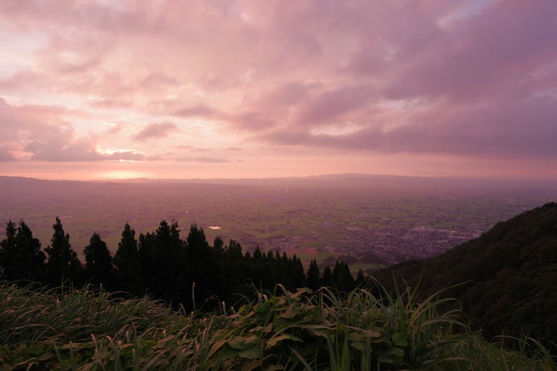 散居村の田園風景を一望するの写真