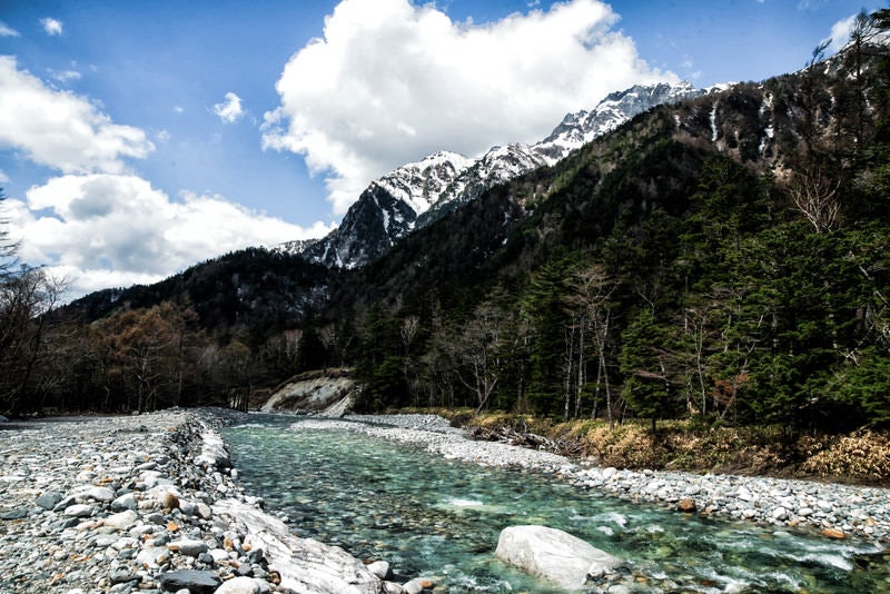 麓の梓川の流れ（上高地）の写真