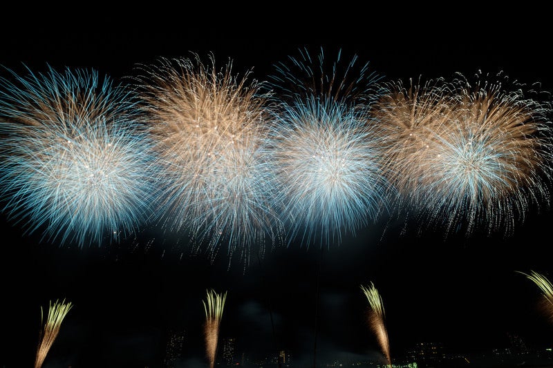 夏の風物詩、打上花火の写真