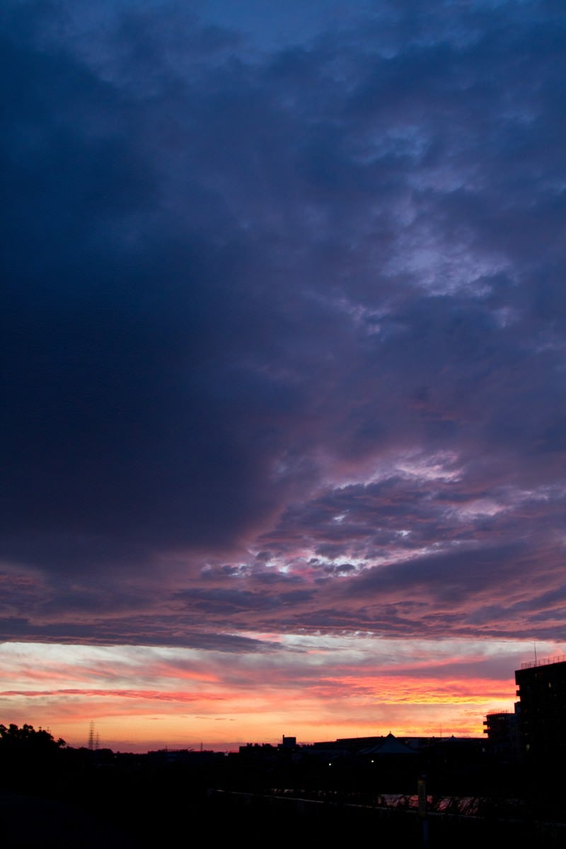 夕暮れのオレンジ空の写真