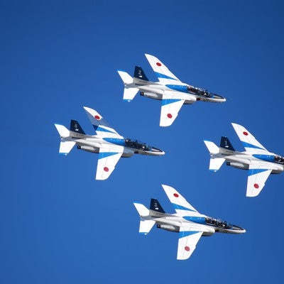 ブルーインパルス（T-4）トレーニング機の写真