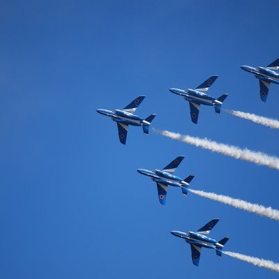 入間航空際のブルーインパルス（T-4）の写真