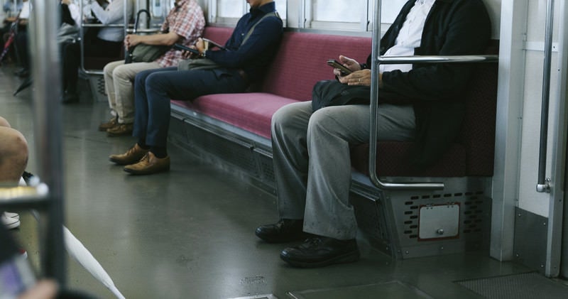 ラッシュ時間をずらして出社（通勤電車）の写真