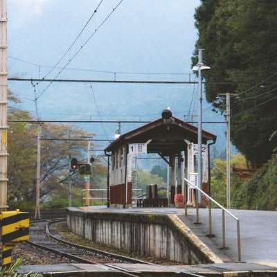 田舎の無人駅の写真