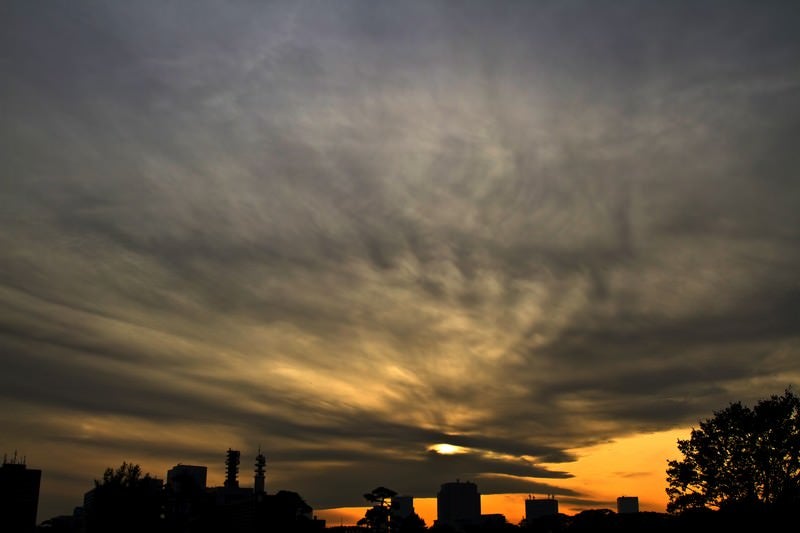 皇居からの夕暮れの写真