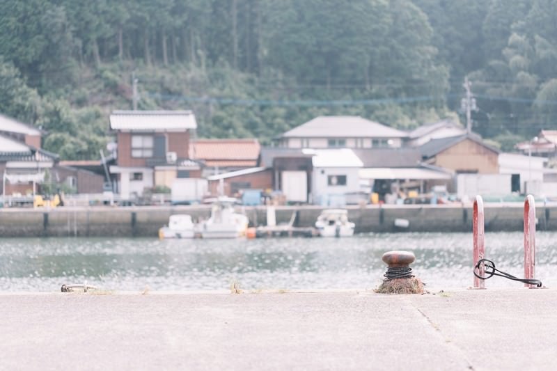 佐賀県伊万里市の波多津港と街並みの写真