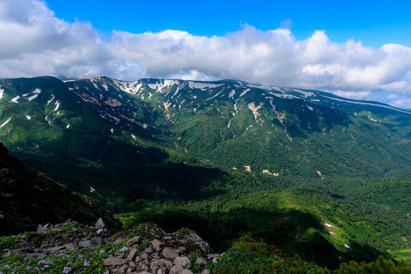 化雲岳へと向かう稜線の写真