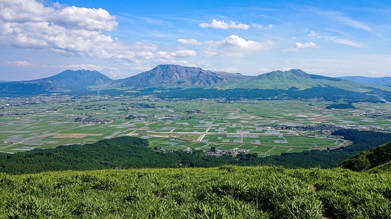 田園風景を見下ろす大パノラマの写真