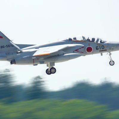 自衛隊T-4練習機の写真