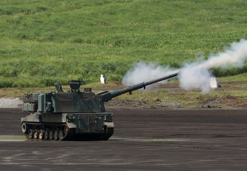 99式自走155mmりゅう弾砲！発射！！の写真