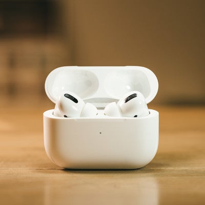 AirPods Proが装着して欲しそうにこちらを見ている。の写真