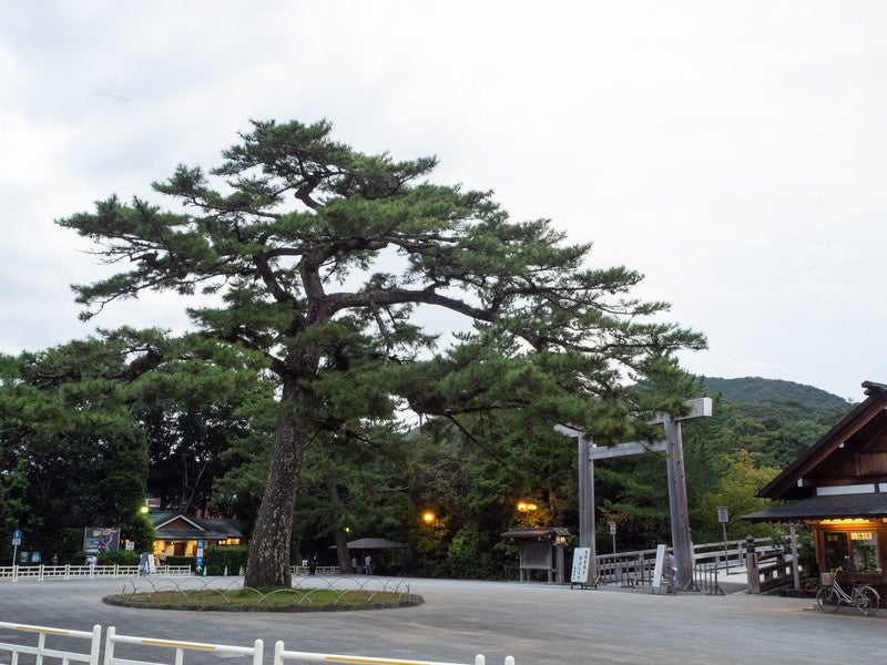 宇治橋鳥居前の広場の写真