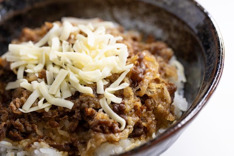 チーズ乗せ牛丼（並）の写真