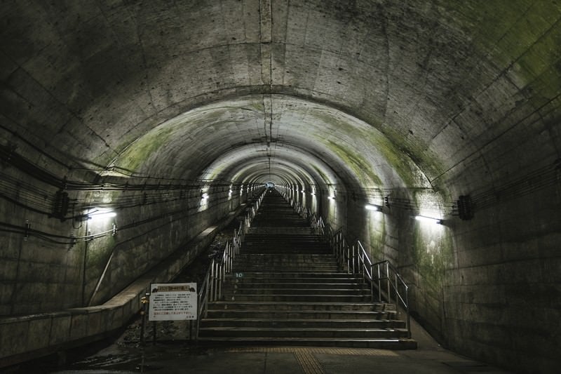 土合駅（どあいえき）の地下階段の写真