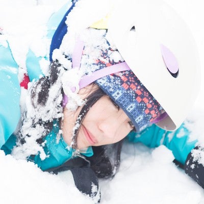 雪山トレッキング中に転倒。ヘルメットしていてよかったの写真