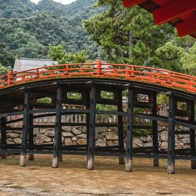 厳島神社の反橋の写真