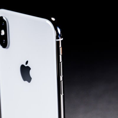 iPhone X のボリュームキー（ボタン）の写真