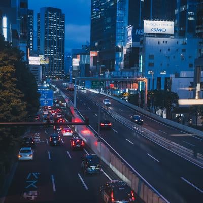 Shibuya Bridge XXI から見た高速道路の写真