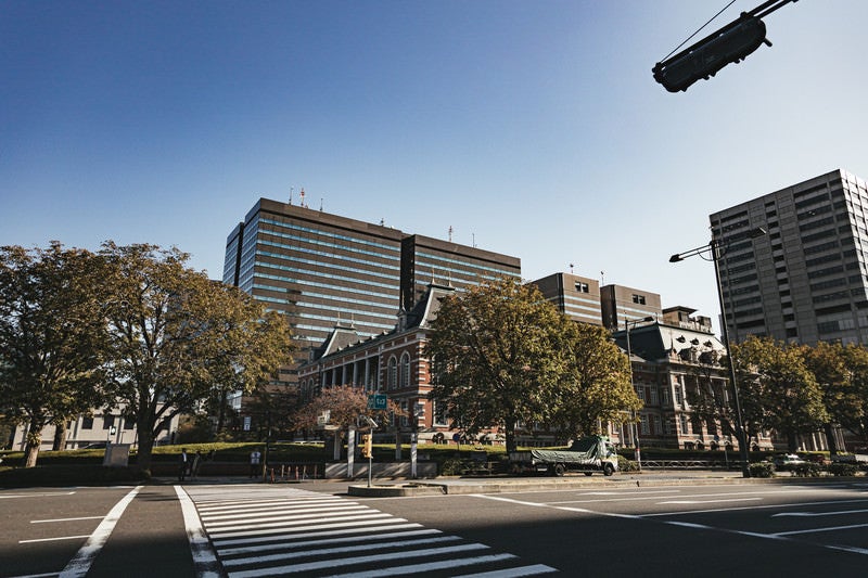 法務省前の横断歩道の写真