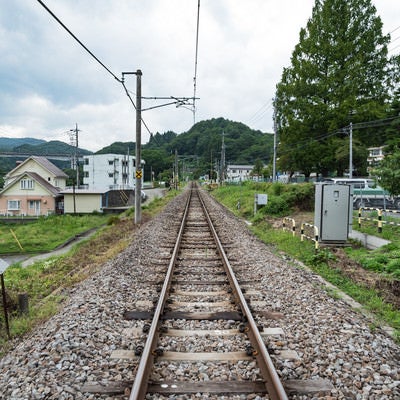 群馬大津駅前の線路の写真